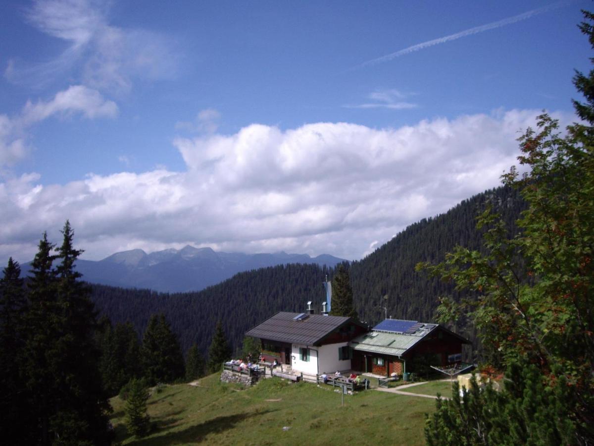 Ferienwohnung Haus Heimatliebe Mittenwald Exterior foto